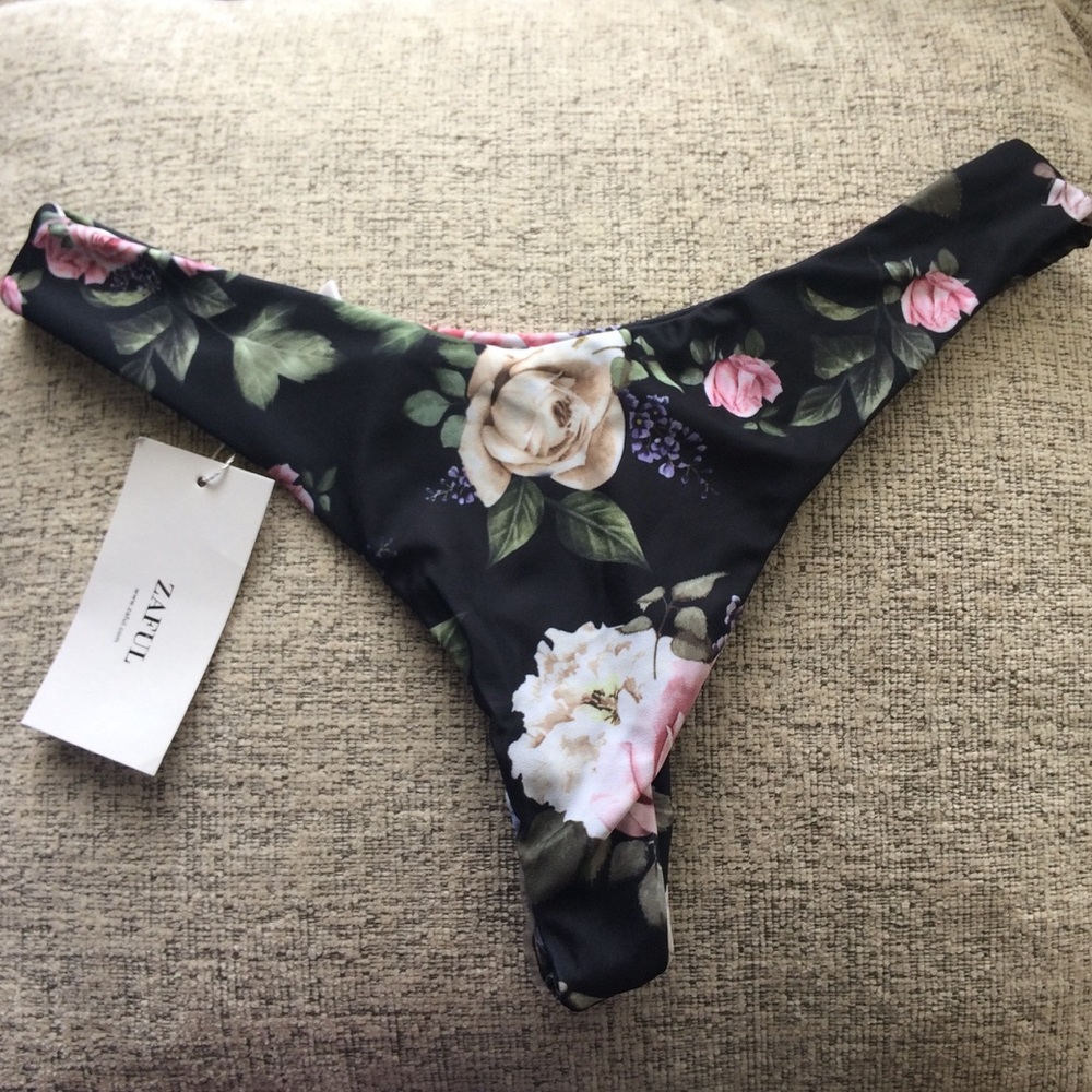Black floral bikini bottoms NWT